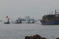 Trung Quốc cử trực thăng ra cứu ngư dân Việt