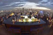 Những quán bar tầng thượng hút hồn nhất thế giới