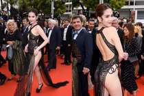 Những pha “lộ hàng” hớ hênh trên thảm đỏ Cannes