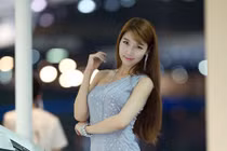 Những nghề “kiếm cơm” thêm của hot girl Trung Quốc