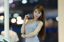 Những nghề “kiếm cơm” thêm của hot girl Trung Quốc
