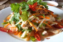 Cách làm 3 món tuyệt ngon từ ngó sen đang vào mùa