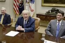 Hai năm vào Nhà Trắng, TT Trump ngày càng 'cô đơn' 