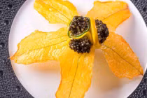 Soi thực đơn đắt nhất quả đất dành cho đại gia