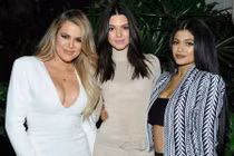 Học lỏm 15 bí quyết giảm cân của chị em nhà Kardashians