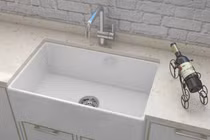 Mẹo vệ sinh bồn rửa bát cho mọi chất liệu sáng sạch như mới