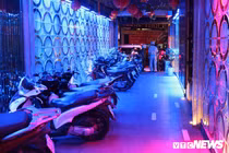 Cảnh sát ập vào quán bar ở TP.HCM, phát hiện hàng chục dân chơi ma túy