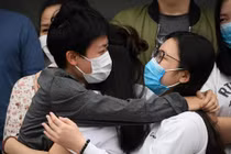 Bệnh nhân thứ 17 cùng 26 ca bệnh khác được công bố khỏi bệnh