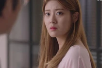 Đon đả ra chào thông gia, vừa nghe lời giới thiệu mẹ vợ tái mặt vì xấu hổ 