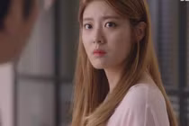 Đon đả ra chào thông gia, vừa nghe lời giới thiệu mẹ vợ tái mặt vì xấu hổ 