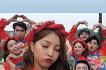 Bạn gái Quang Hải ra MV ca nhạc: Bản sao Thủy Tiên? 