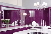 Ngôi nhà mơ mộng với đồ nội thất màu tím