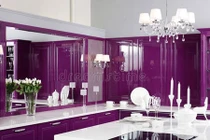Ngôi nhà mơ mộng với đồ nội thất màu tím