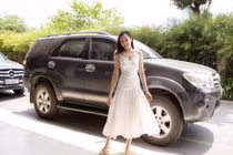 Lan “Những cô gái trong thành phố” sành điệu khác hẳn quê mùa trong phim