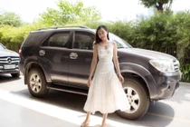 Lan “Những cô gái trong thành phố” sành điệu khác hẳn quê mùa trong phim