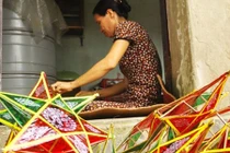 Trung thu về thăm xóm đèn lồng