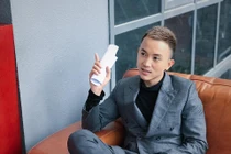 Ngắm thời trang soái ca của Dũng đào hoa trong “Về nhà đi con”