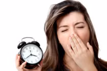 Những thói quen xấu buổi tối khiến làn da ngày càng tệ hại