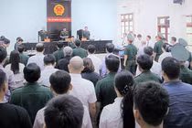 “Út trọc” Đinh Ngọc Hệ nhận án 12 năm tù