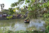 Sau va chạm giao thông, nam thanh niên nhảy sông chết đuối