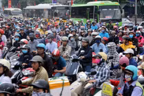 Rồng rắn về quê nghỉ lễ 30/4: Hà Nội tắc mọi cửa ngõ