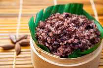 Tò mò cách làm món xôi trám đen cực hấp dẫn của Cao Bằng