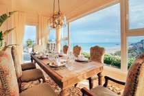 Nội thất xa xỉ trong penthouse triệu đô của hoa hậu Hà Kiều Anh