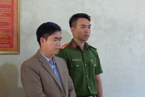 Cắt xén bữa ăn bán trú, nguyên hiệu trưởng ở Lào Cai bị bắt 