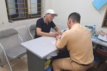 Hải Dương: Xử phạt lái xe khách đẩy CSGT đi giật lùi