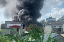 Hải Dương: Cháy lớn tại xưởng gia công đế giày