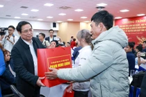 Thủ tướng yêu cầu bảo đảm mọi người dân, người lao động đều có Tết