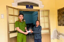 Nhặt được 50 triệu, một nông dân nhờ công an tìm người đánh rơi