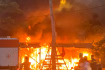 Cận cảnh vụ cháy lớn ở quán ăn tại Hải Phòng