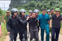 Thanh Hóa: Bắt nghi phạm đâm 3 người hàng xóm rồi bỏ trốn 