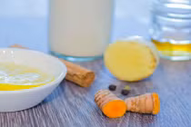 Công thức đồ uống từ sữa, gừng, nghệ chữa bách bệnh