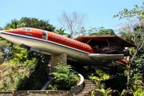 Độc đáo xẻ thịt máy bay làm nhà riêng