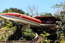 Độc đáo xẻ thịt máy bay làm nhà riêng