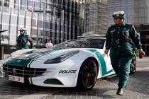Dàn siêu xe “hàng khủng” của cảnh sát xứ siêu giàu Dubai