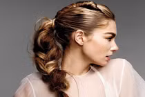 Mẹo nhỏ để kiểu tóc đuôi ngựa không còn đơn điệu