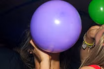 Phát hiện hàng trăm vỏ bình tại cơ sở kinh doanh khí "bóng cười"