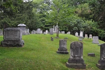 Trộm đồ ở nghĩa trang Mỹ về trang trí nhà