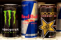 Nước tăng lực pha rượu gây nghiện không kém gì ma túy