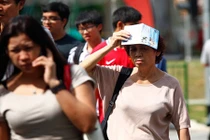 Nguy hại sức khỏe khi cơ thể mất nước mùa hè nắng nóng 