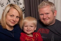 Bé ung thư phổi bỗng hồi phục kỳ diệu sau hút ống thở