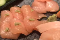 Ăn sashimi thịt gà dễ nhiễm khuẩn salmonella nguy hiểm