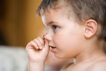 Cha mẹ làm gì để sửa những thói quen xấu của trẻ?