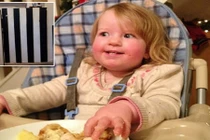 Bệnh lạ khiến bé gái có thể ăn tới chết vì đói