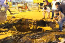 Hố tử thần sâu 8m bất ngờ xuất hiện ở TP HCM