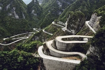 15 cung đường tử thần thách thức mọi tay lái