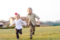 Phương pháp nuôi dưỡng anh chị em của trẻ tự kỷ công bằng